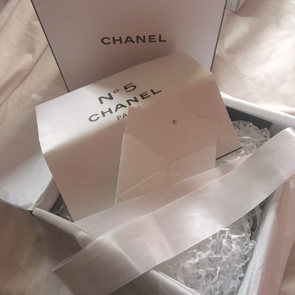 Chanel 8-Piece Packaging, W/ Large Glossy Box Chanel logo Tissue Paper & Wax ST
